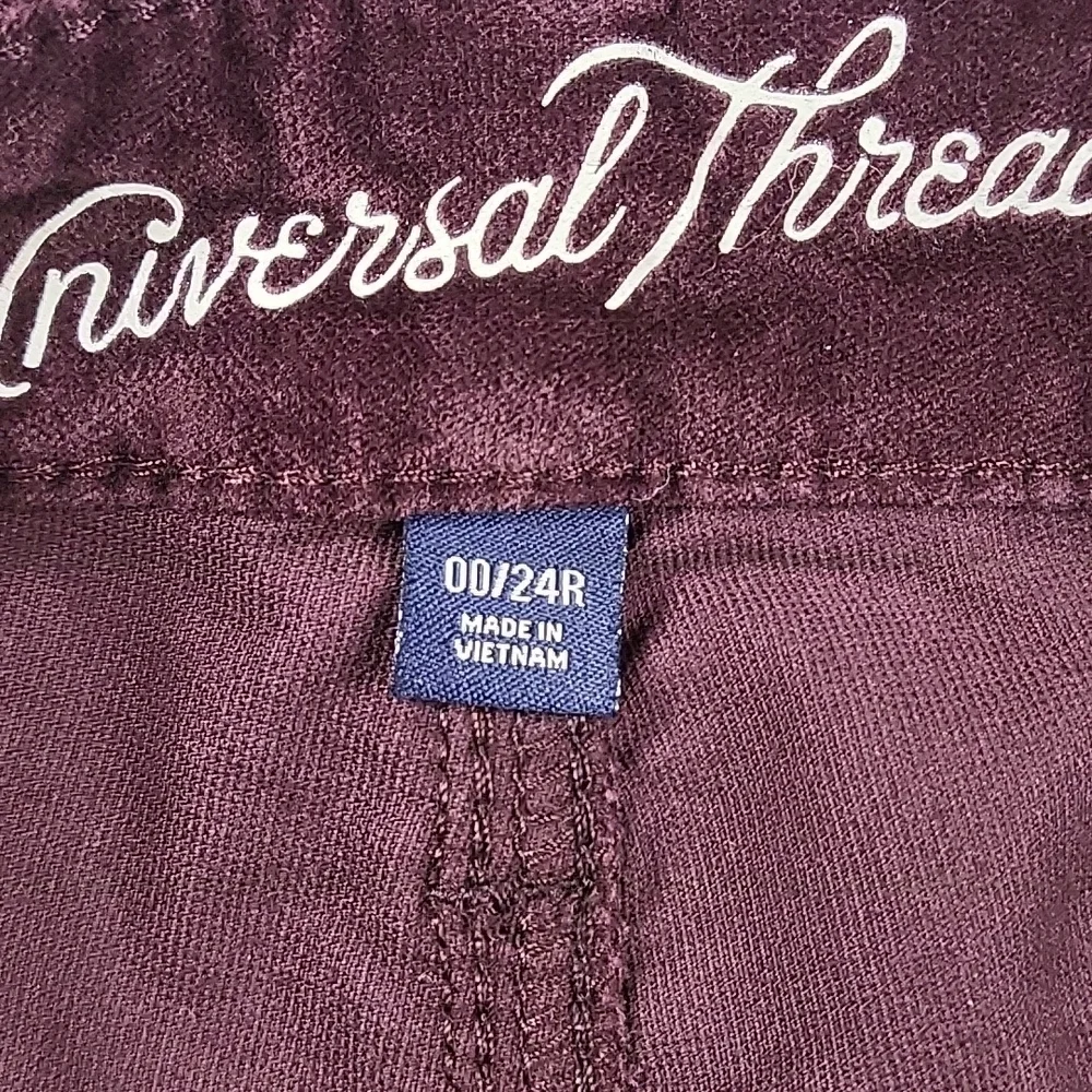 NWT Universal Thread Burgundy High Rise Velvet Velour Skinny Pant Jean